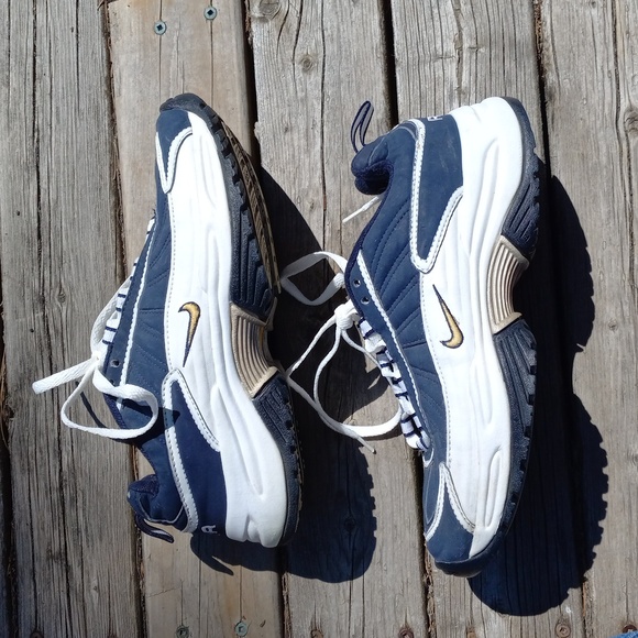 Size 7.5 NIKE Air Cross Training Runners Vintage1999 Leather - Picture 4 of 16